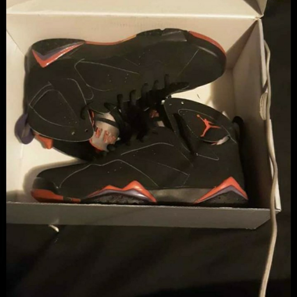Retro 7 raptor size 8